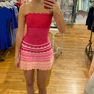 Mini pink colorblock scallop dress size XS